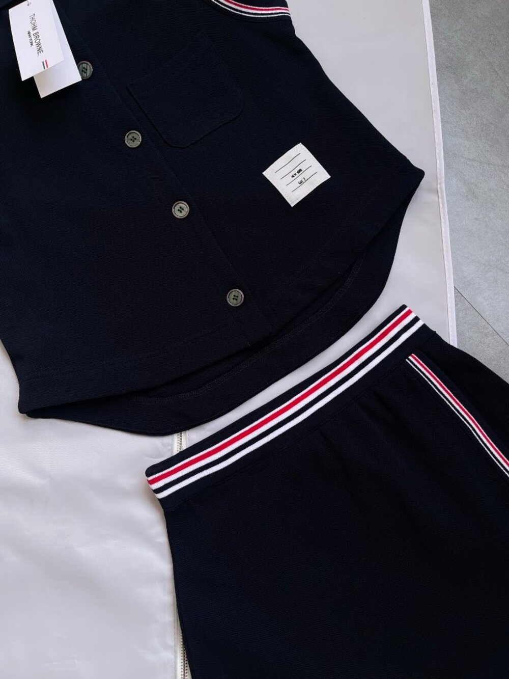 Thom Browne College-style sleeveless top and short skirt set - Picture 4 of 5